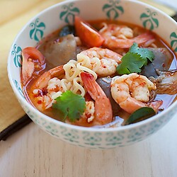 Tom Yam Seafood Mee Soup